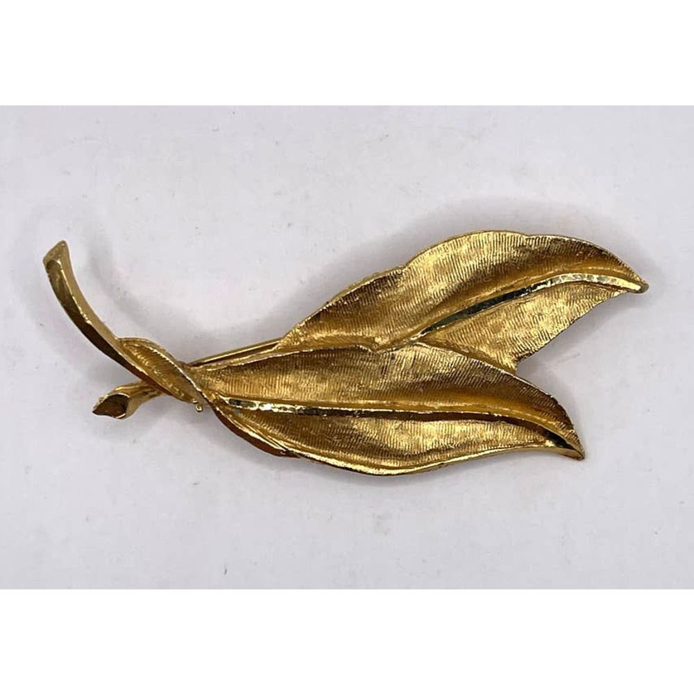 Vintage Gold Tone Double Leaf Brooch Pin‎ Signed AN
